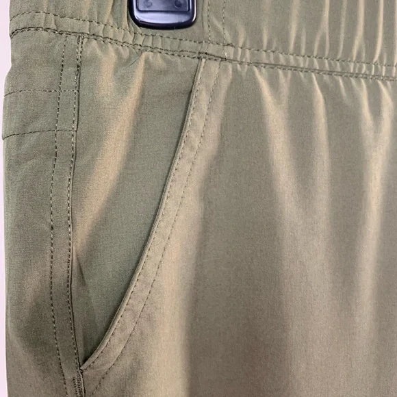 Eddie Bauer Women’s Olive Green Pants - Picture 5 of 9